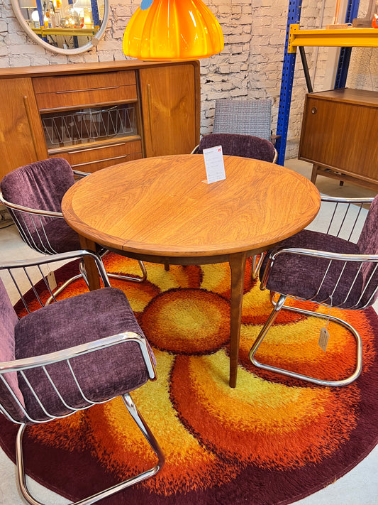 Runder Esstisch Teak mit Butterfly Auszug