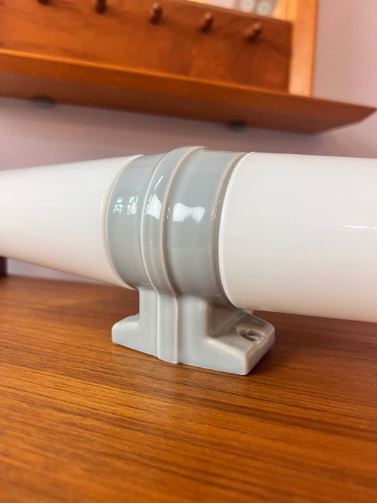 Wandlampe Modell 6060 hellgrau von Sigvard Bernadotte für Ifö