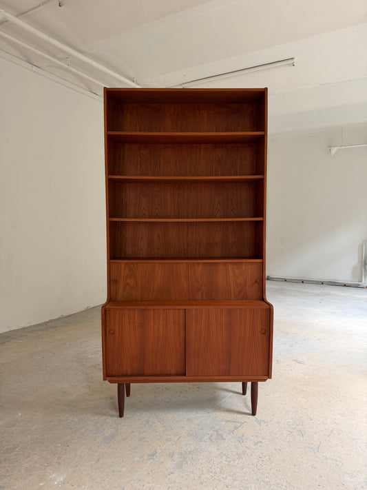 Bücherregal Teak mit Schiebetüren aus Dänemark