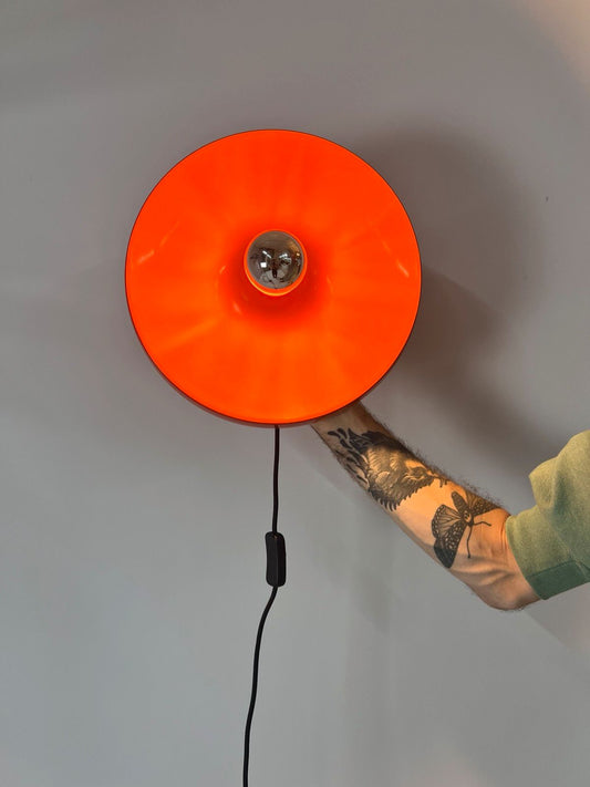 Wandlampe Diskus orange 33 cm von Charlotte Perriand für Honsel
