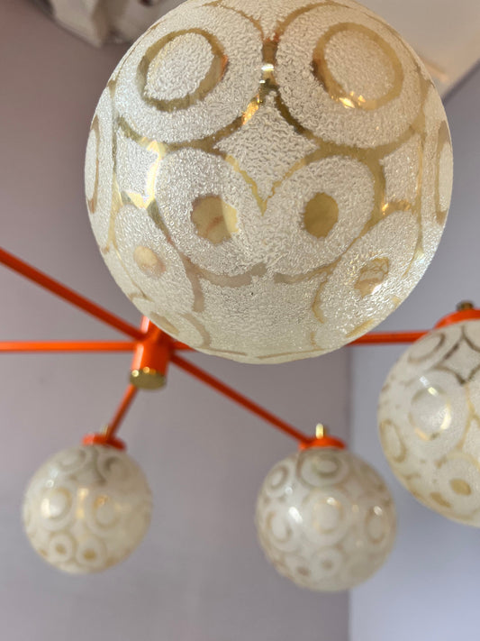 Kronleuchter orange Sputnik mit Kugeln