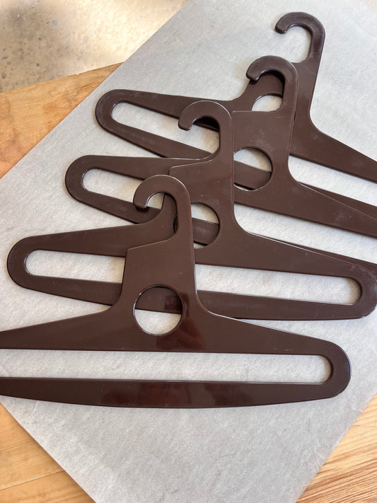 Set: 4x Kleiderbügel braun von Schönbuch