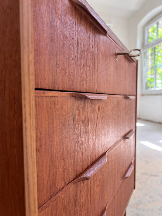 Kommode Teak mit Schloss aus Dänemark