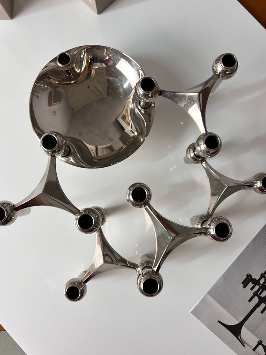 Set: 5 Kerzenständer und 1 Schale mit 3 Packungen Kerzen von Stoff & Nagel