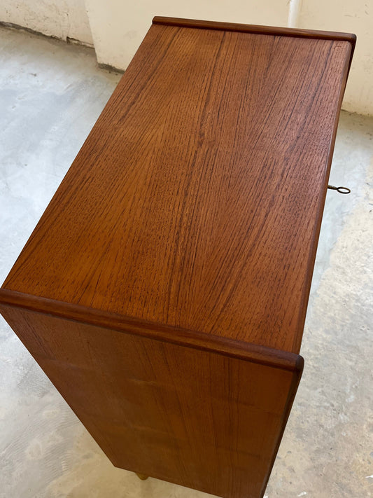 Kommode Teak mit Schloss aus Dänemark