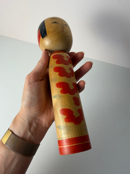 Japanische Kokeshi Holzfigur handbemalt