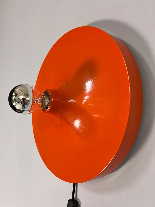 Wandlampe Diskus orange 35 cm von Charlotte Perriand für Honsel