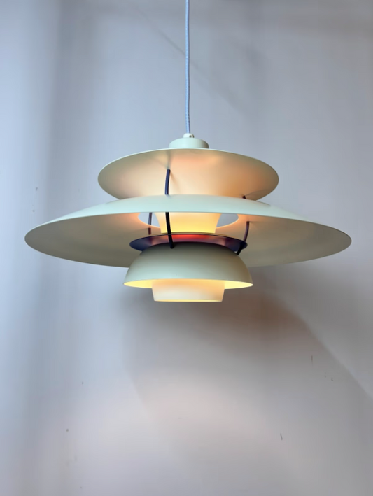 Lamellenlampe PH5 weiß blau mit lila Kabel von Poul Henningsen für Louis Poulsen