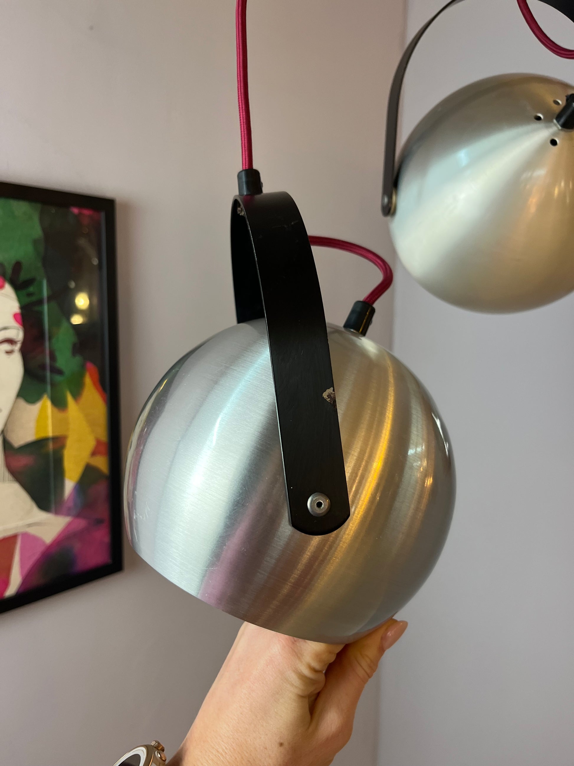 Kugellampe mit Kippmechanismus silber schwarz