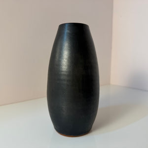 Vase anthrazit mit Eisenglasur