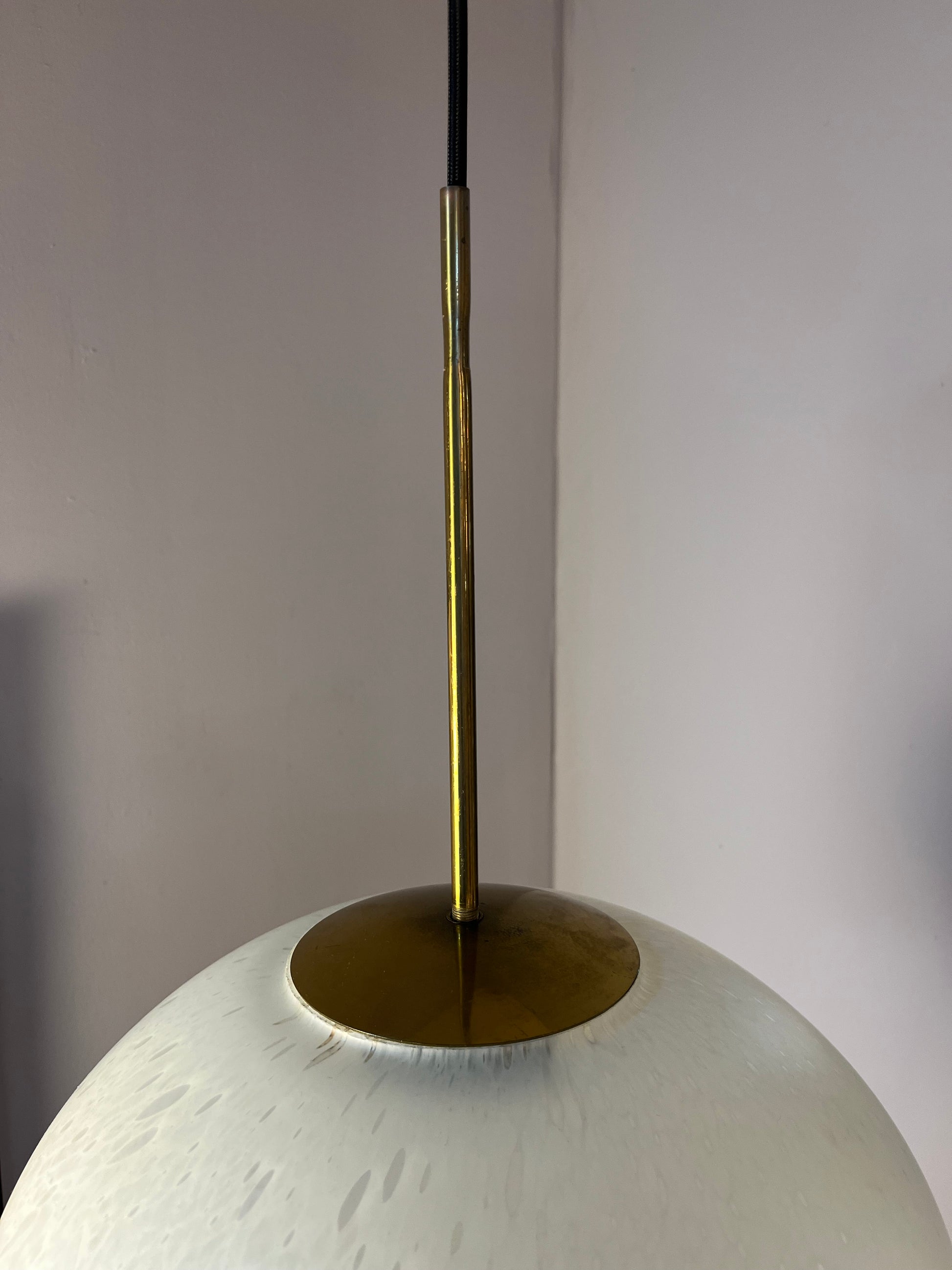Kugellampe weiß Glas Messing von Peill & Putzler