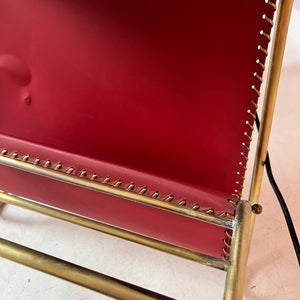 Tisch mit Stehlampe