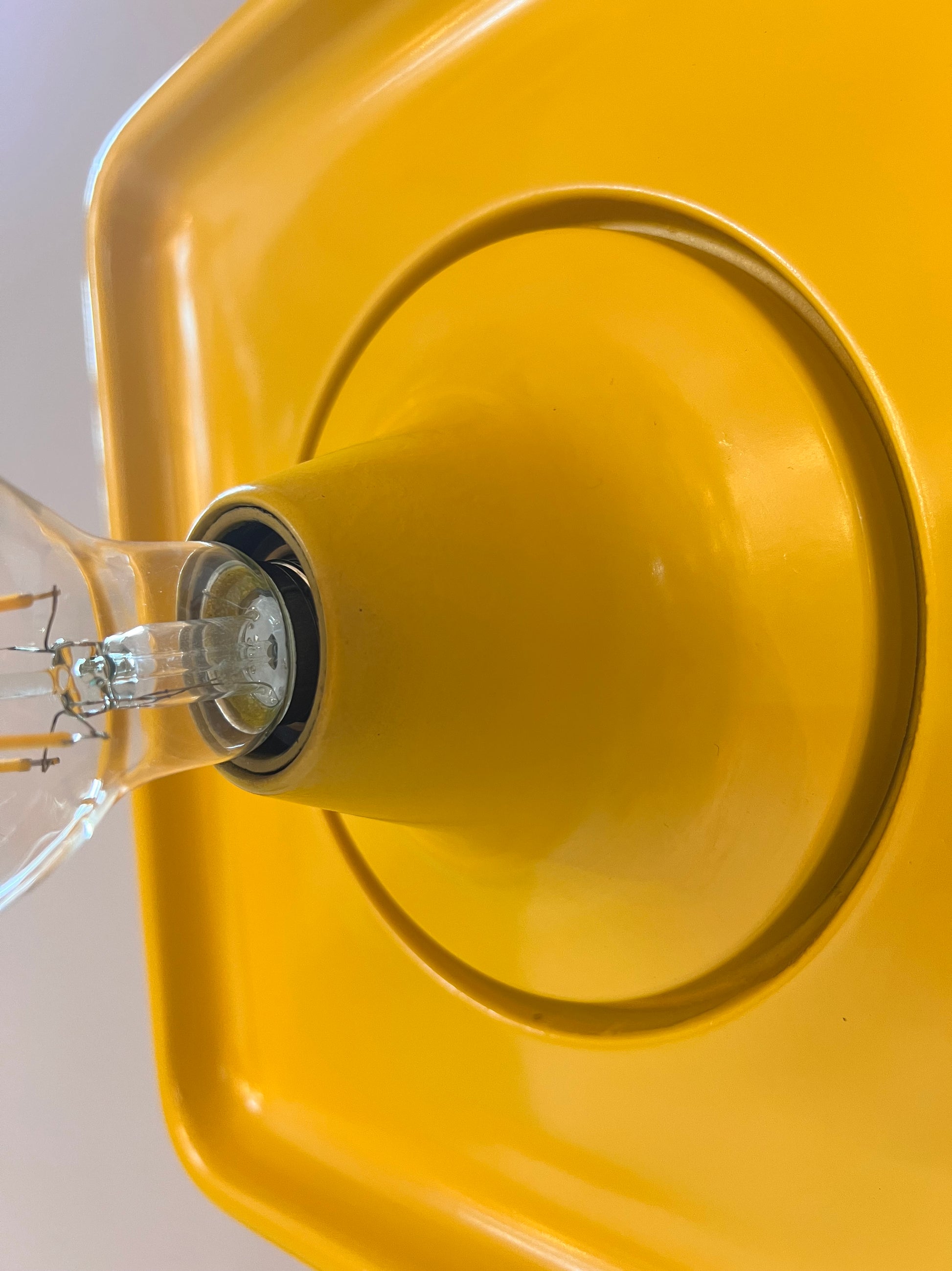 Wandlampe gelb von Schönbuch