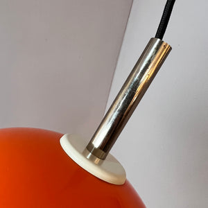 Große Kugellampe orange Kunststoff mit Chromstab