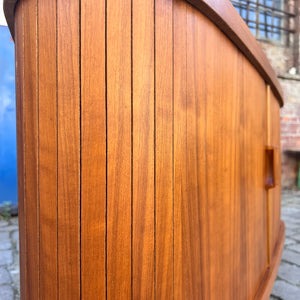 Eckbar Nussbaum mit drehbarem Regal