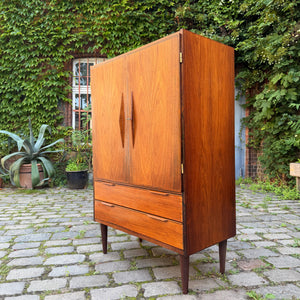 Kommodenschrank mit Flügeltüren & Schloss aus Dänemark