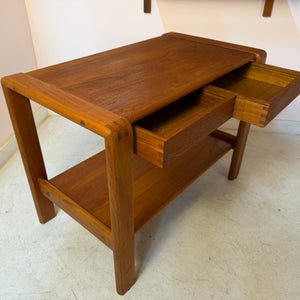 Beistelltisch Teak mit Schubladen & Ablage aus Dänemark
