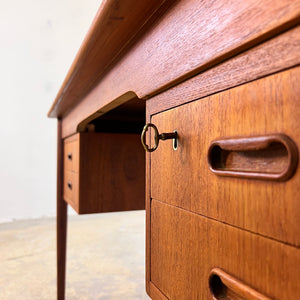 Schreibtisch Teak von „Kvalitet, Form & Funktion“ Dänemark