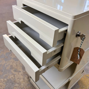 Rollwagen Stile cremeweiß von Giovanni Pelis für Neolt