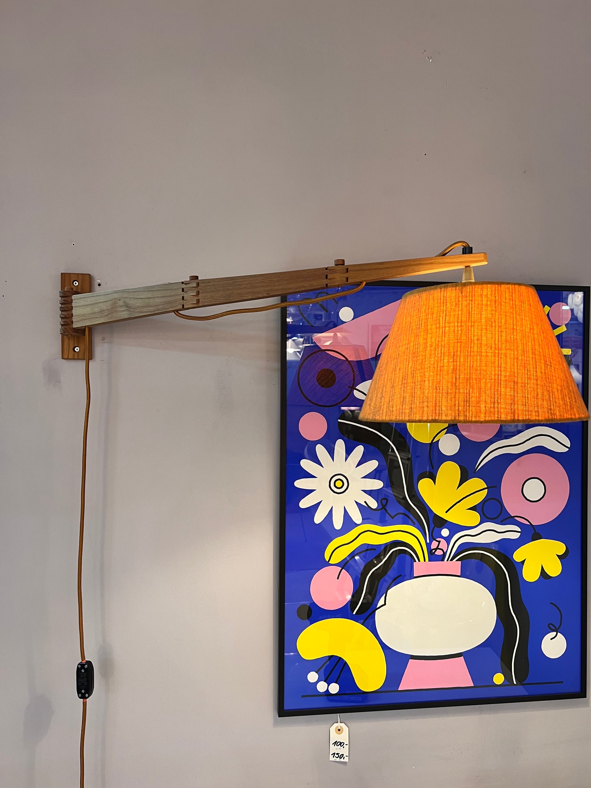 Wandlampe mit Gelenkarm Teak und braun orangenem Schirm
