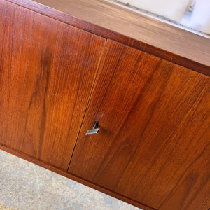 Kommode Teak auf Hairpinlegs aus Dänemark