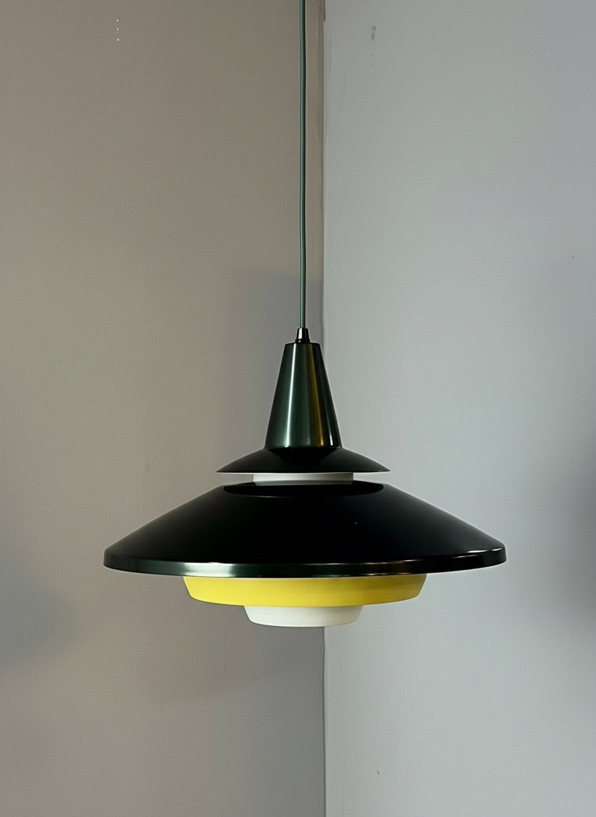 Lamellenlampe dunkelgrün gelb mit Opalglasschirm