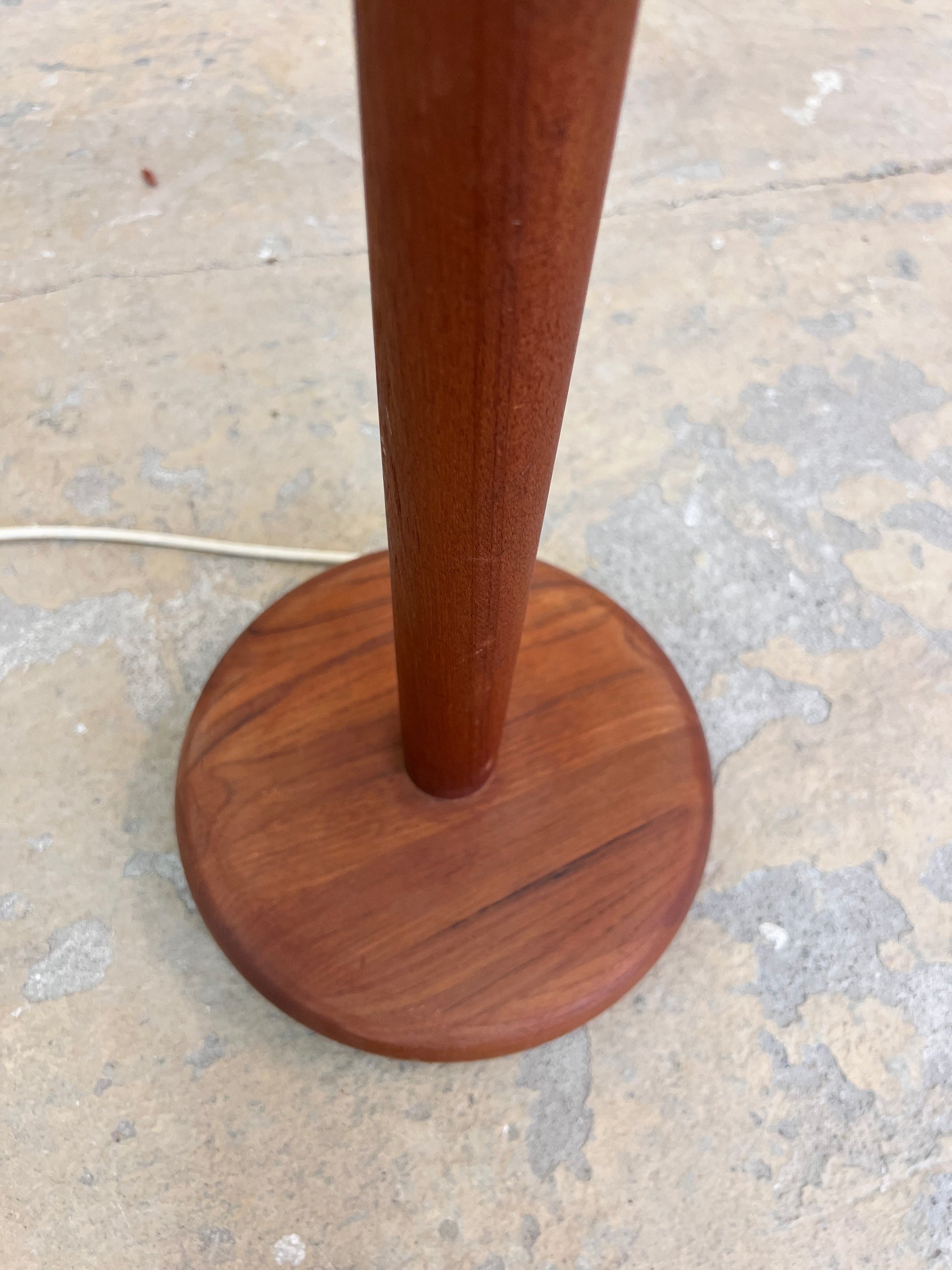 Stehlampe Teak mit verziertem Stoffschirm aus Dänemark