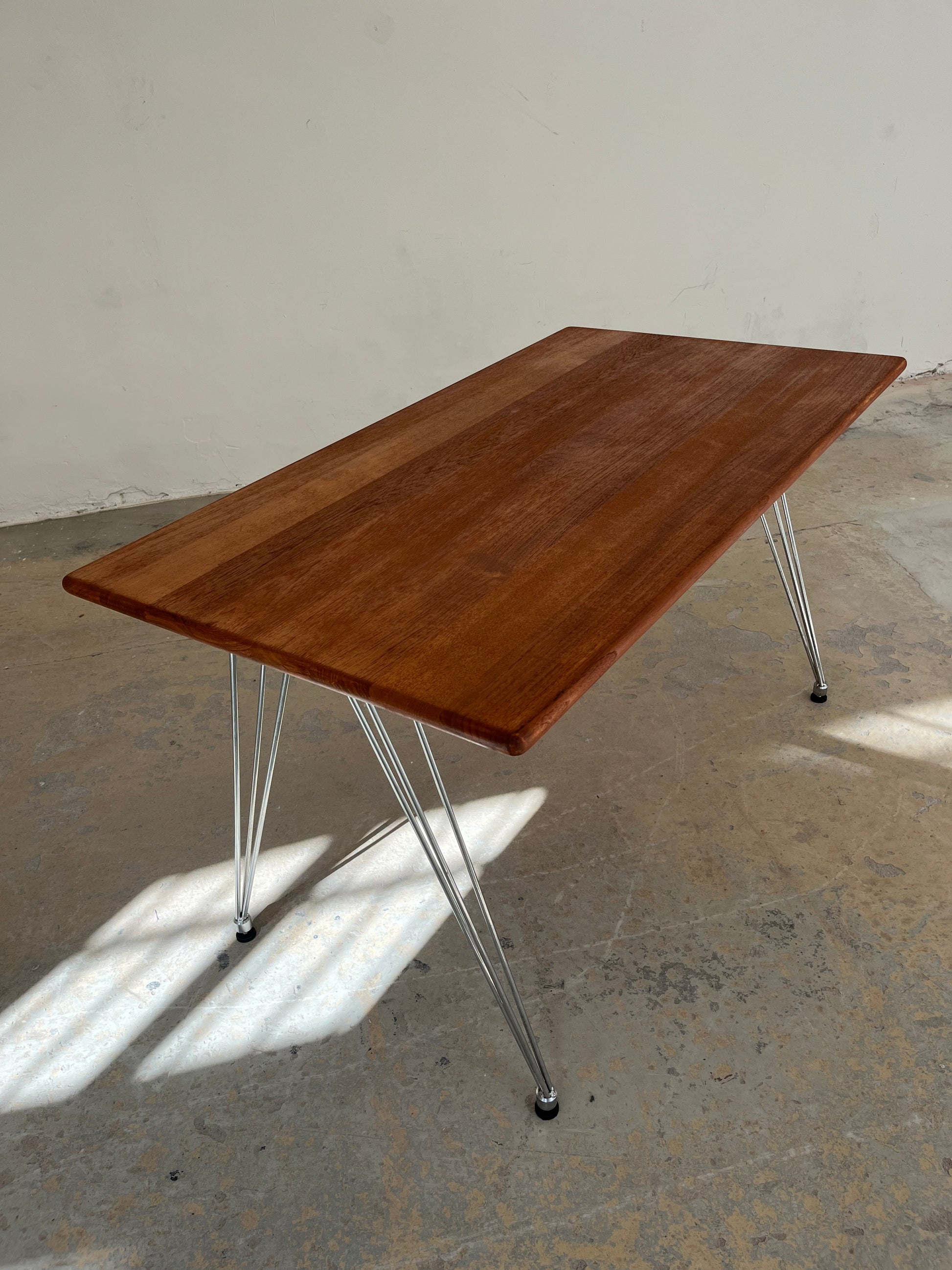 Esstisch / Schreibtisch Teak mit neuem Chromgestell von O. D. Møbler