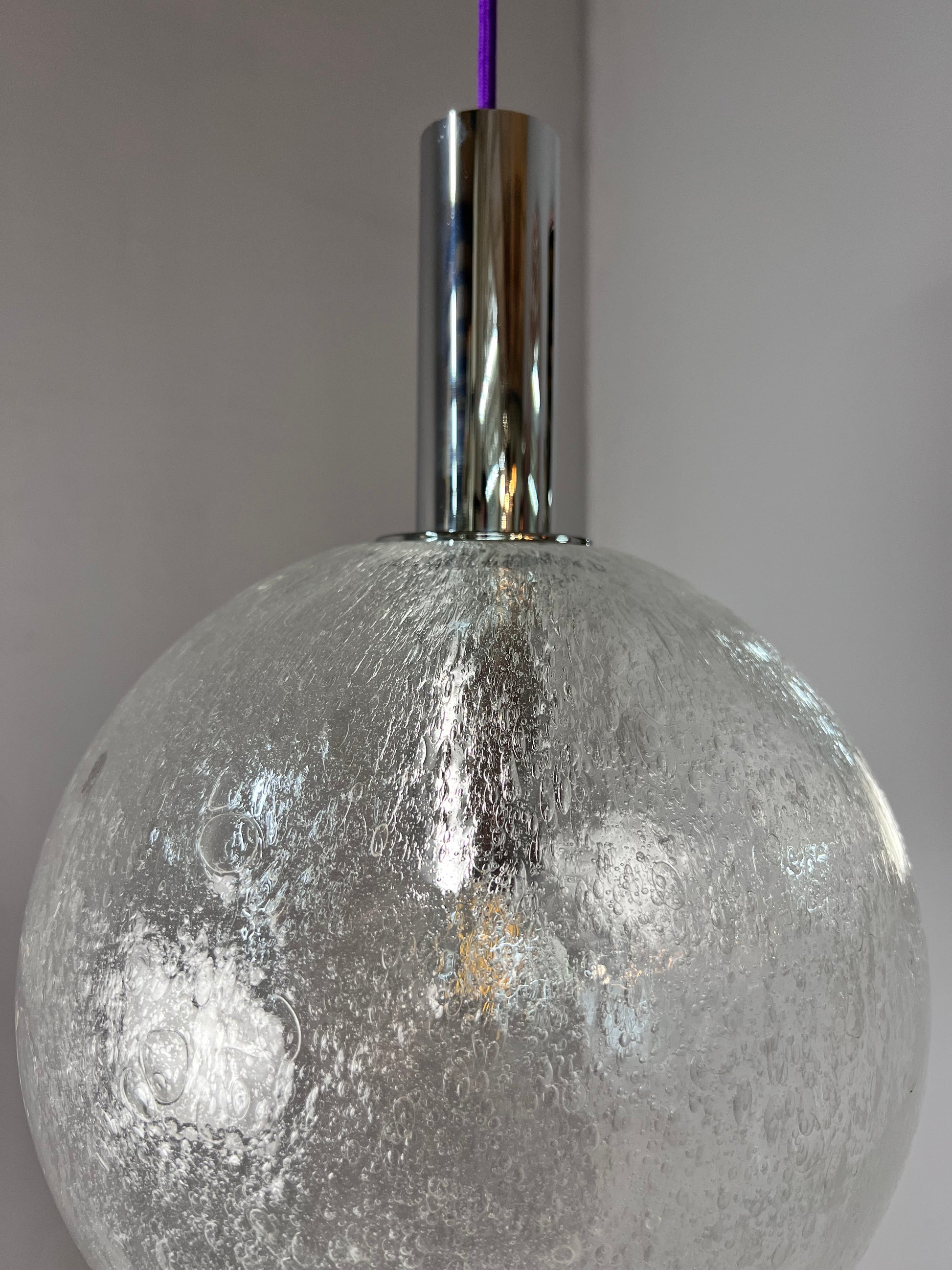 Hängelampe Größe L Einschlussglas Chrom von Doria