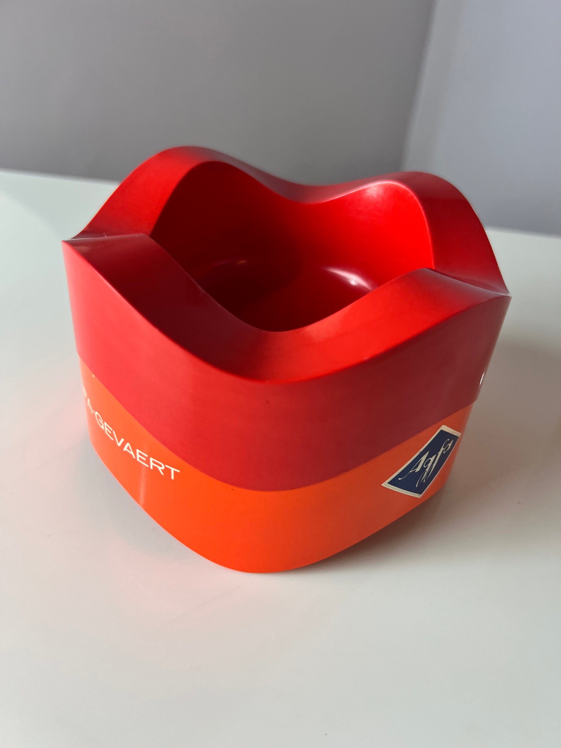 Set: 2 Aschenbecher orange rot von Walter Zeischegg für Helit