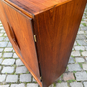 Kommodenschrank mit Flügeltüren & Schloss aus Dänemark