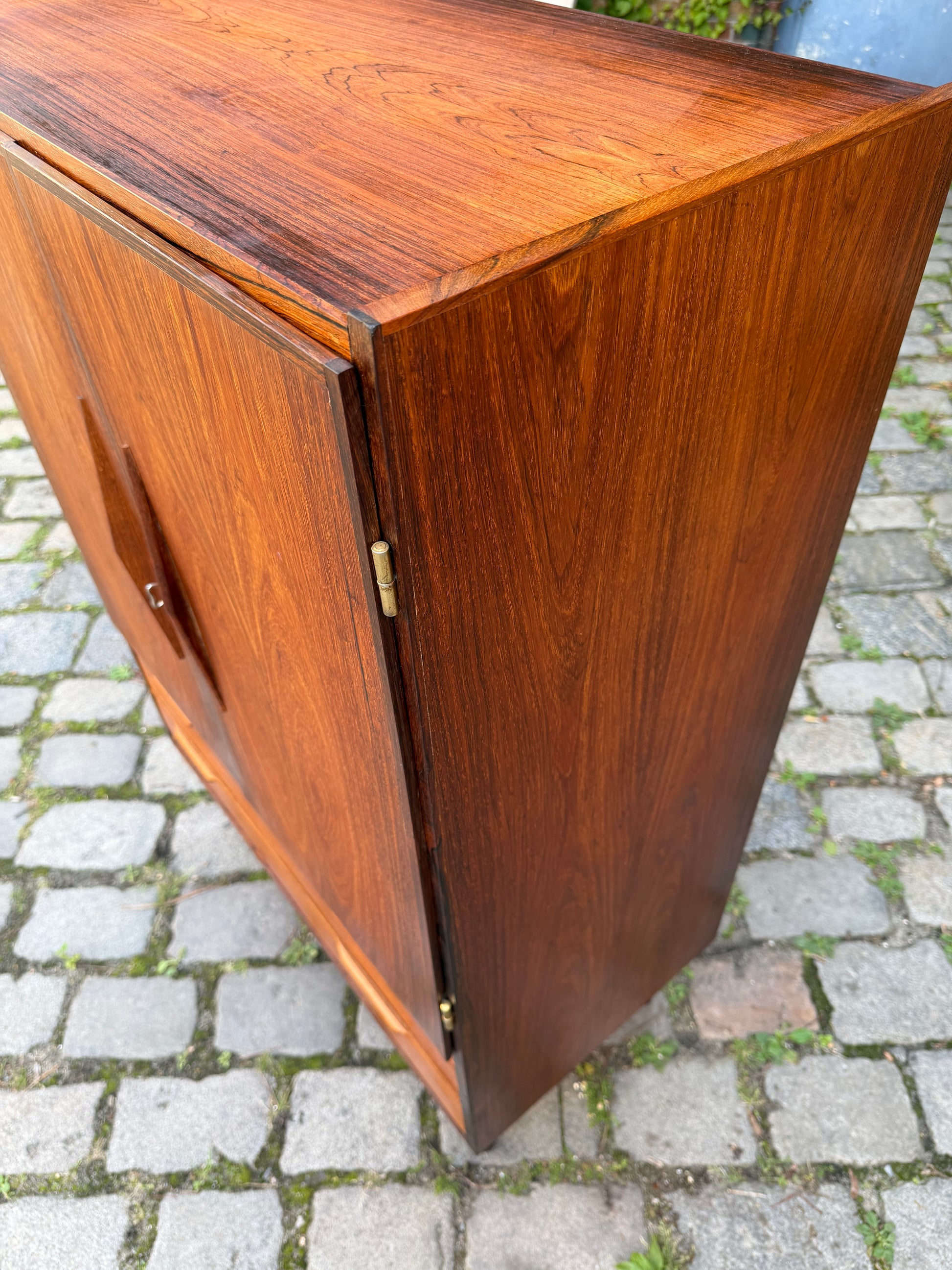 Kommodenschrank mit Flügeltüren & Schloss aus Dänemark