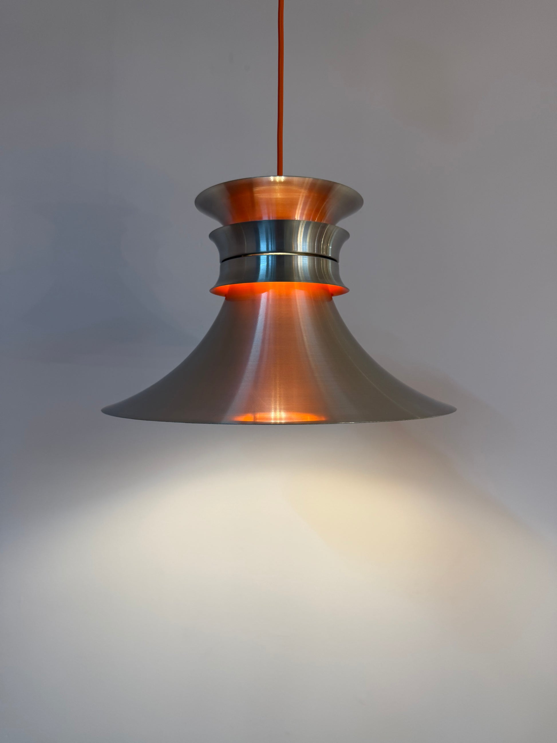 Hängelampe silber orange aus Dänemark
