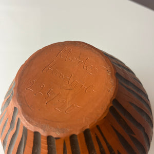 Vase Model Rhodos in Ritzdekor Handarbeit von Eiwa Keramik