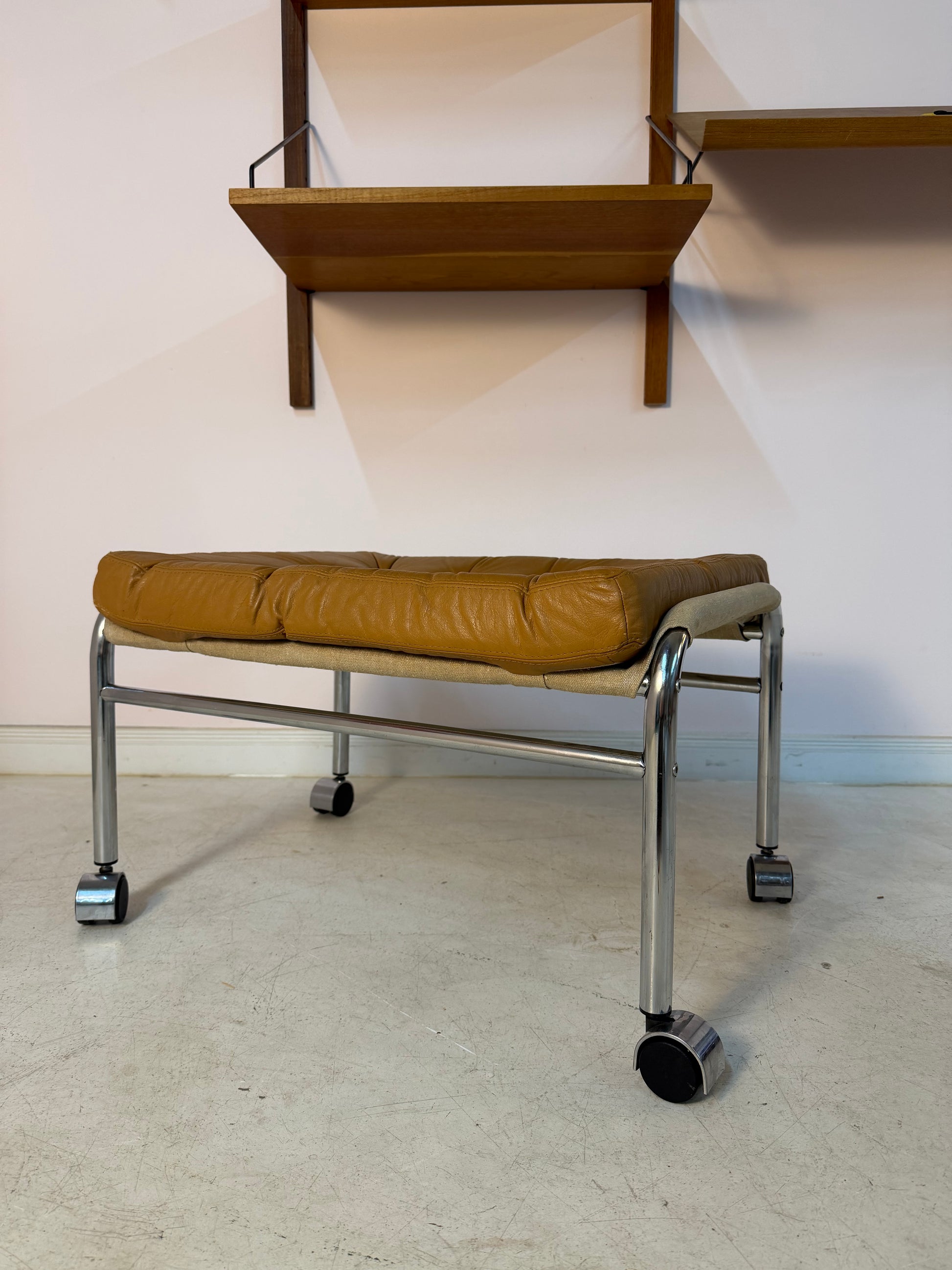 Hocker Modell Bore cognac Chrom von Noboru Nakamura für IKEA