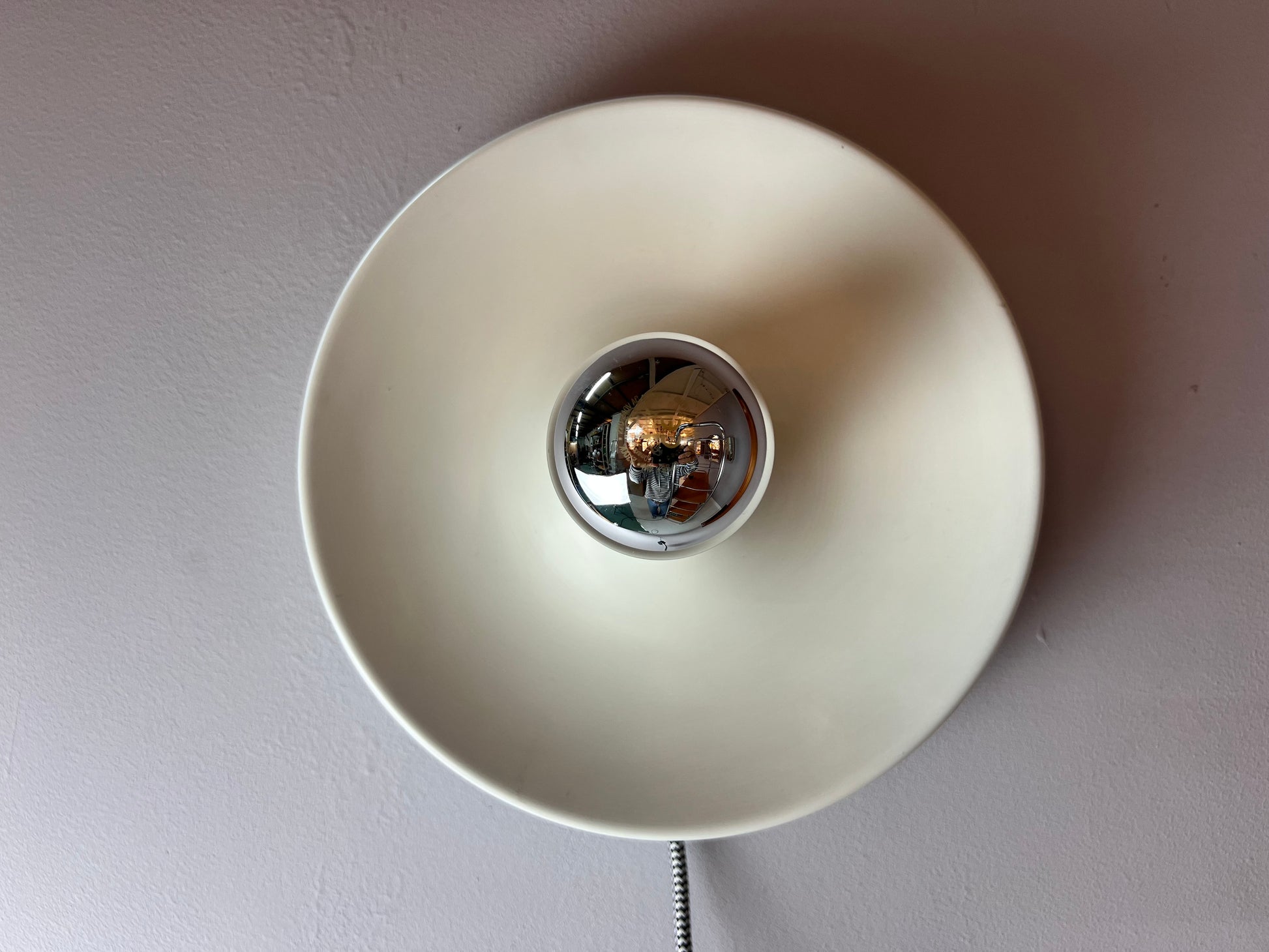 Wandlampe Diskus 25 cm weiß von Charlotte Perriand für Honsel