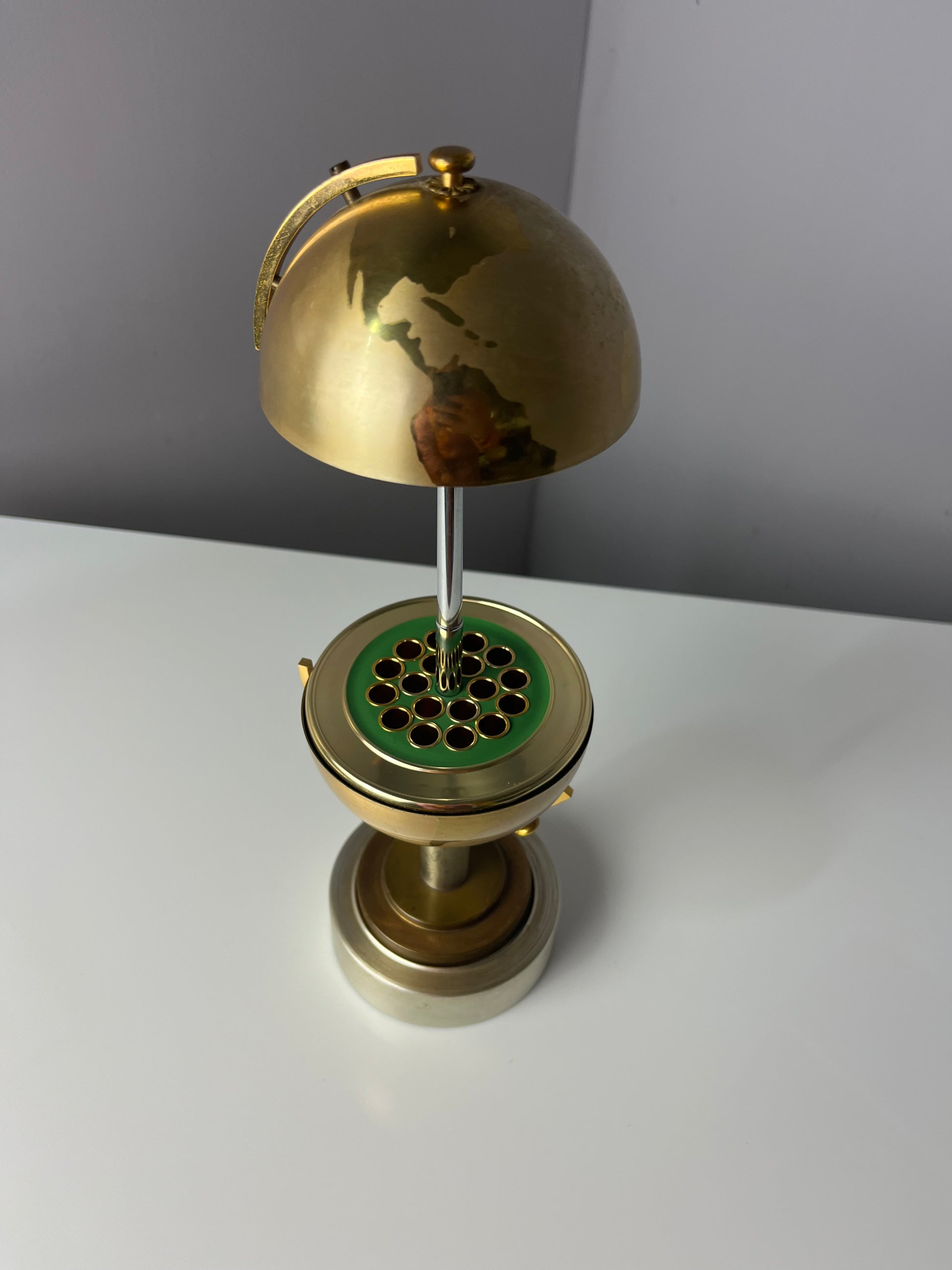 Zigarettenspender Globus mit Spieluhr