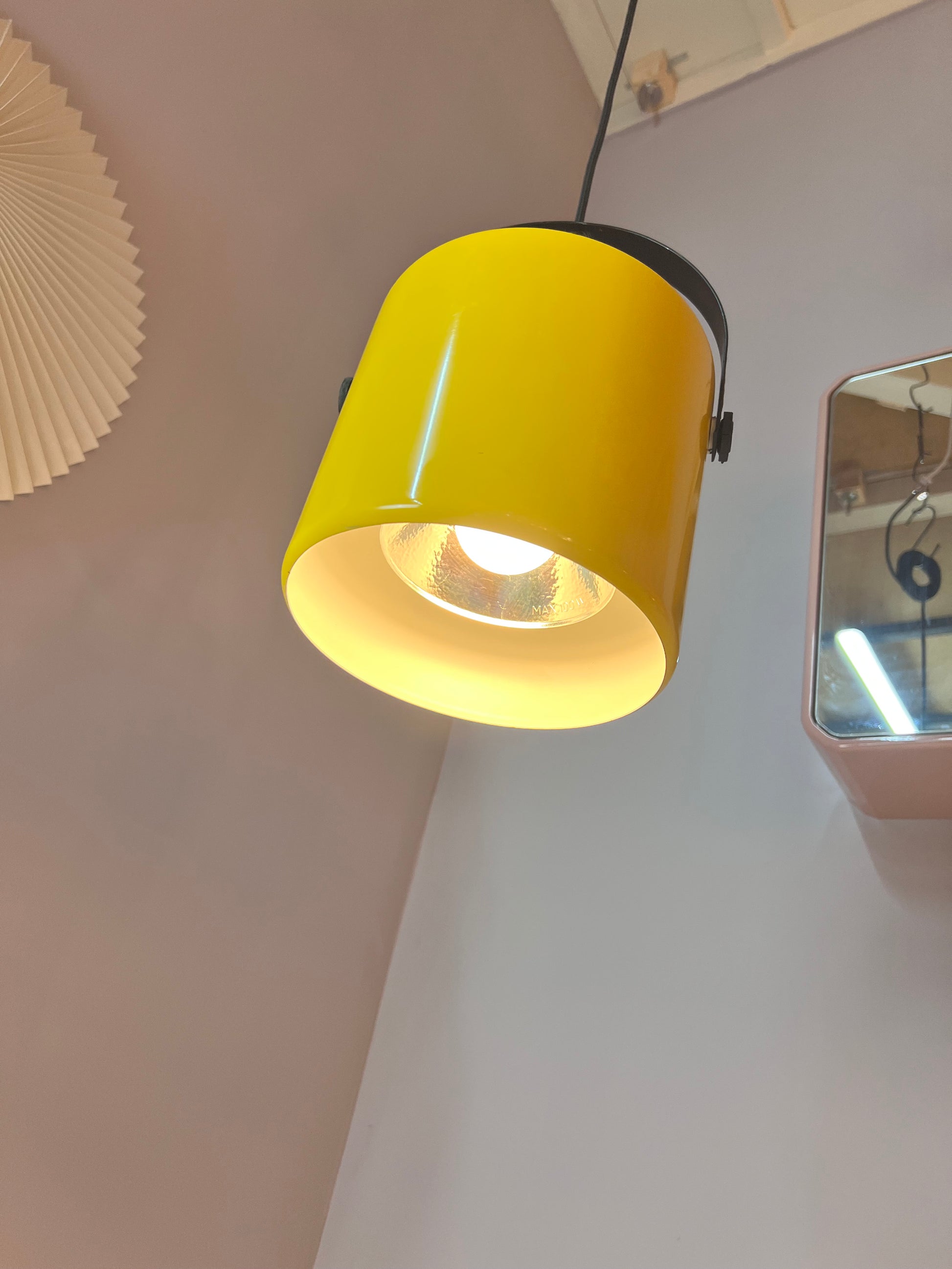 Hängelampe Spot gelb Dänemark