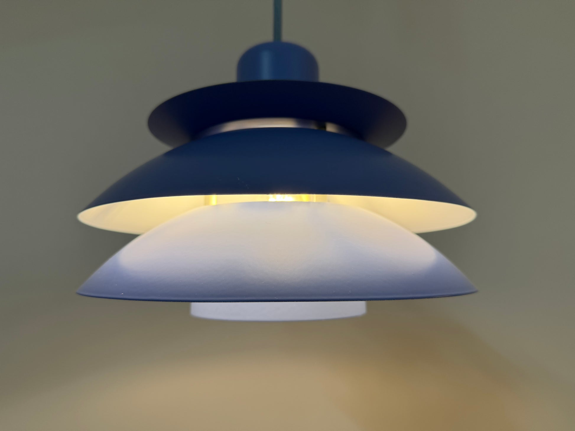 Lamellenlampe Typ 776 hellblau von Horn