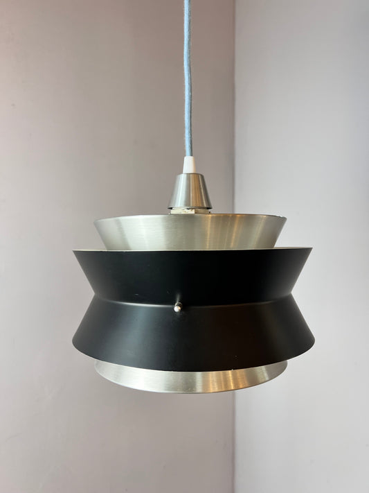 Lamellenlampe Trava schwarz silber von Carl Thore für Granhaga