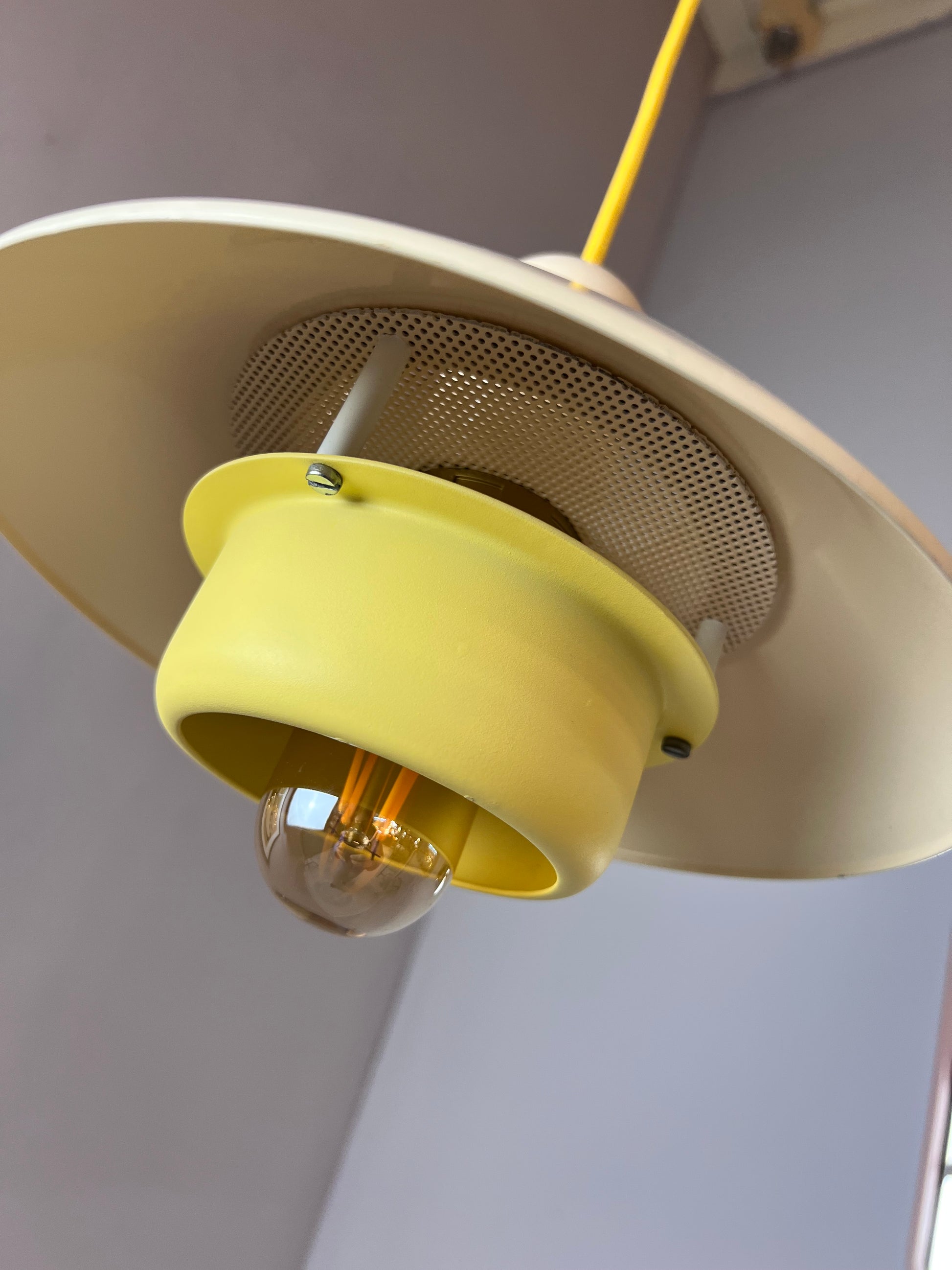 Lamellenlampe neu lackiert gelb creme