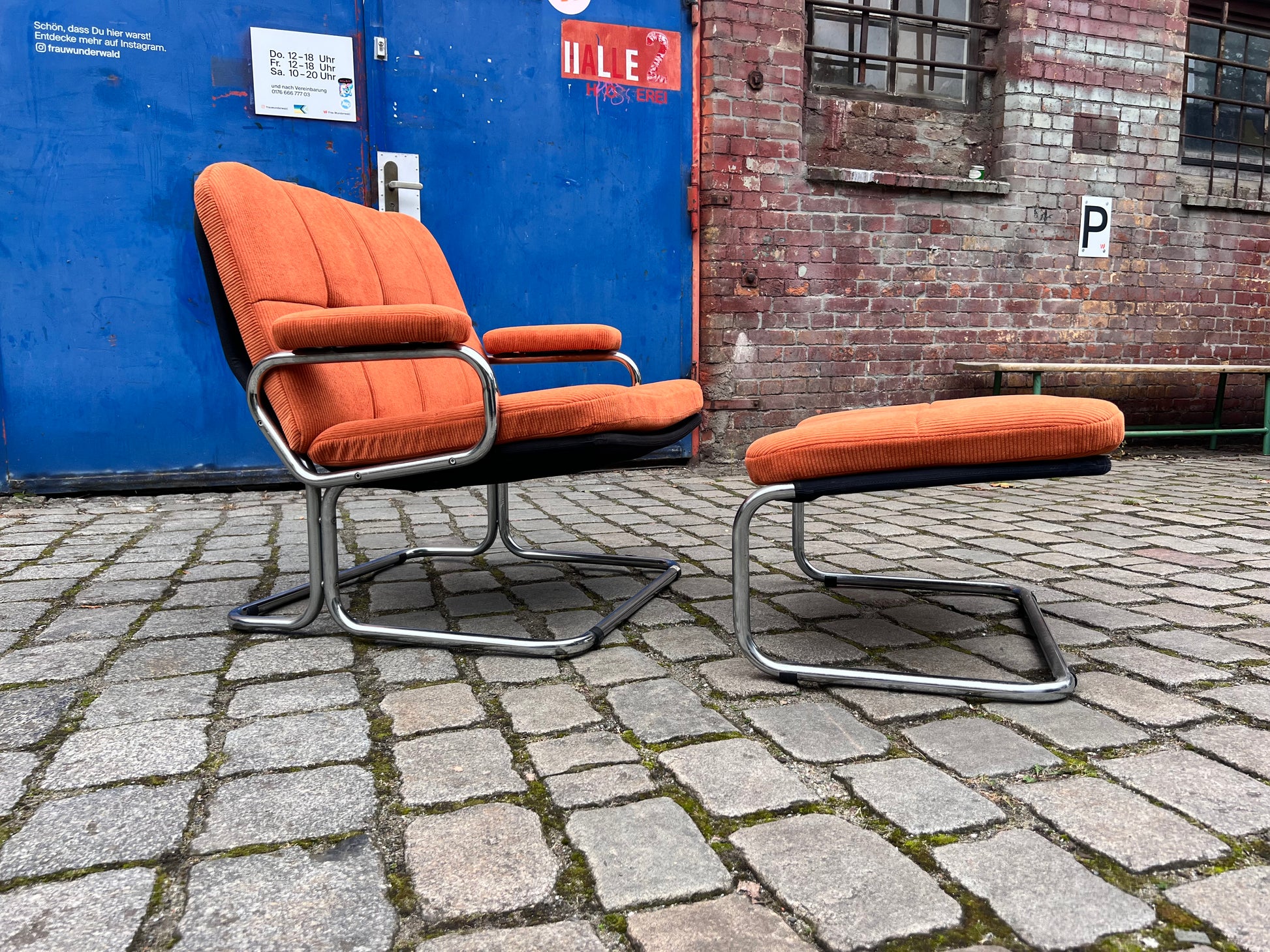 Sessel orange Cord Chrom mit Ottomane von pol international