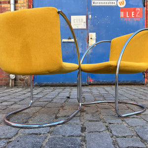 Freischwinger „Lens“ senfgelb Cord & Chrom von Giovanni Offredi für Saporiti Italia