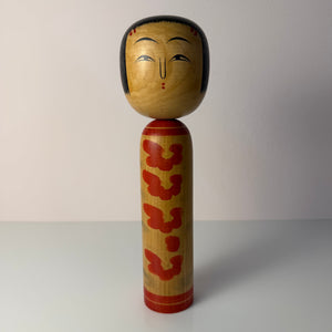 Japanische Kokeshi Holzfigur handbemalt