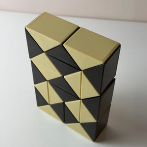 Original Rubik's Snake - Zauberschlange schwarz weiß