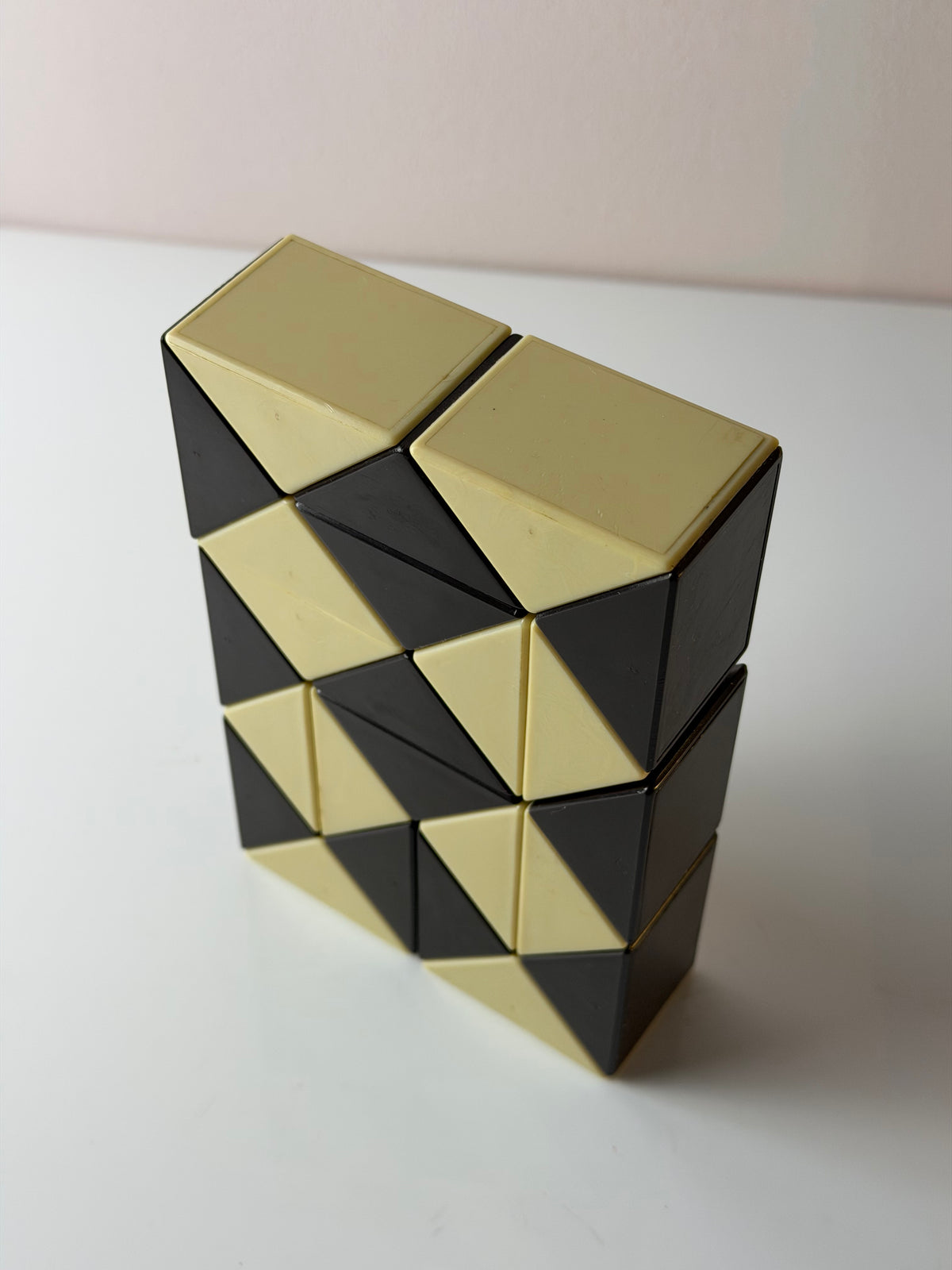Original Rubik's Snake - Zauberschlange schwarz weiß