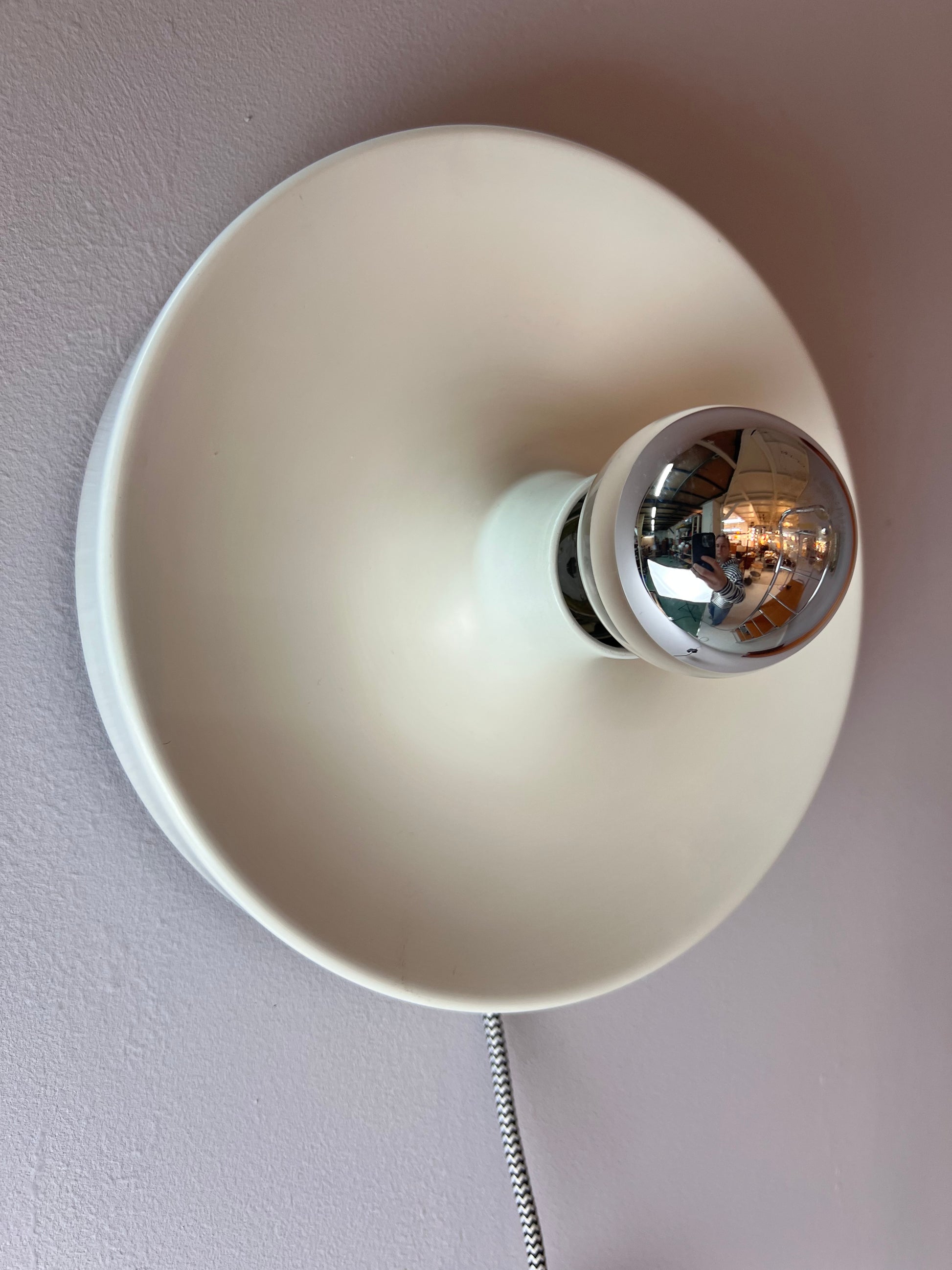 Wandlampe Diskus 25 cm weiß von Charlotte Perriand für Honsel