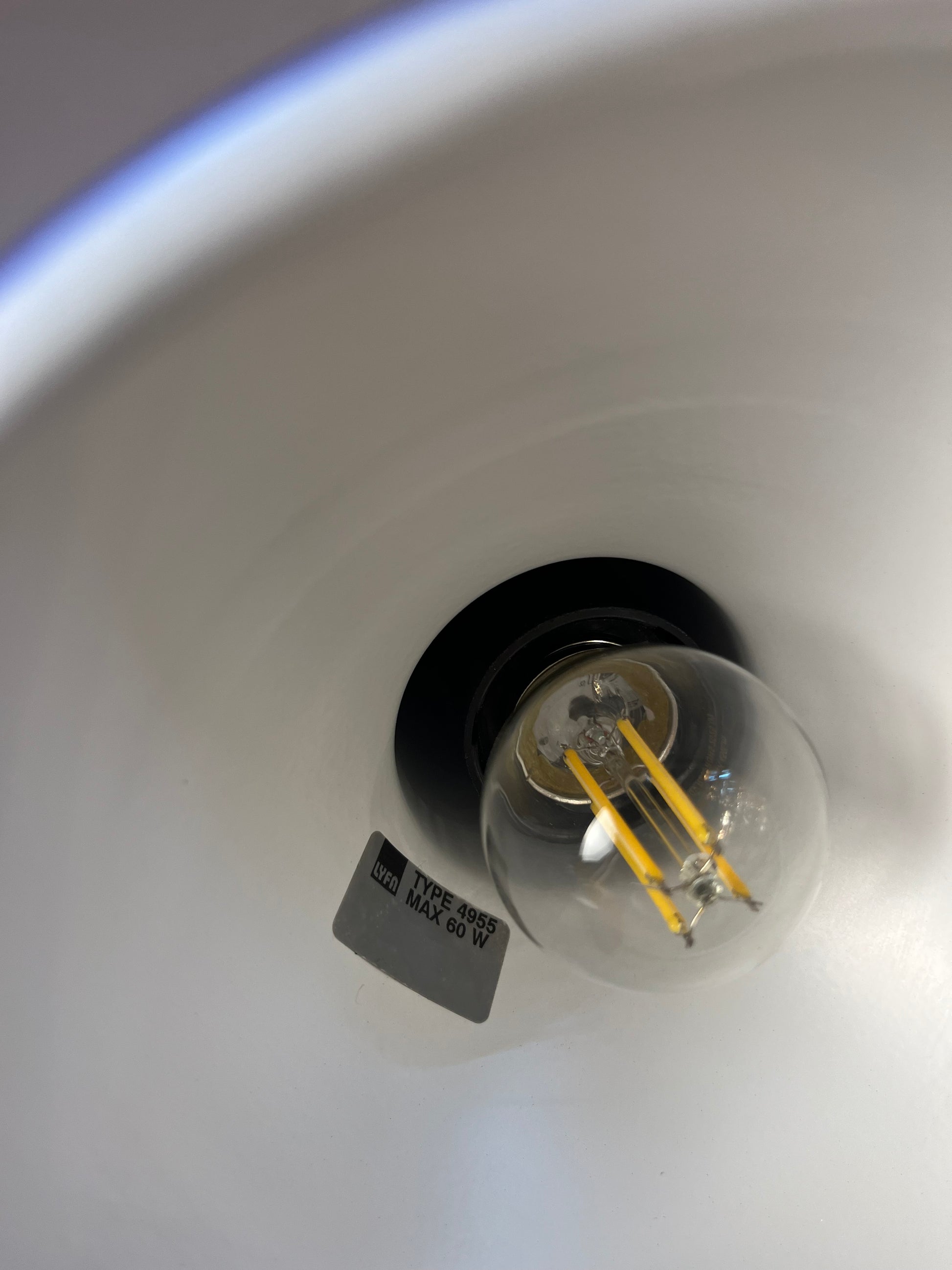 Trichterlampe Typ 4995 königsblau von Lyfa