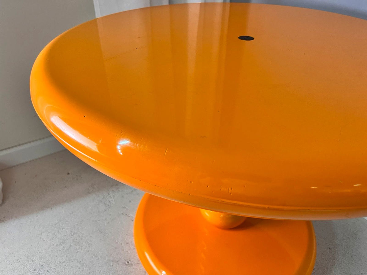 Runder Couchtisch gelb Kunststoff von Peter Ghyczy