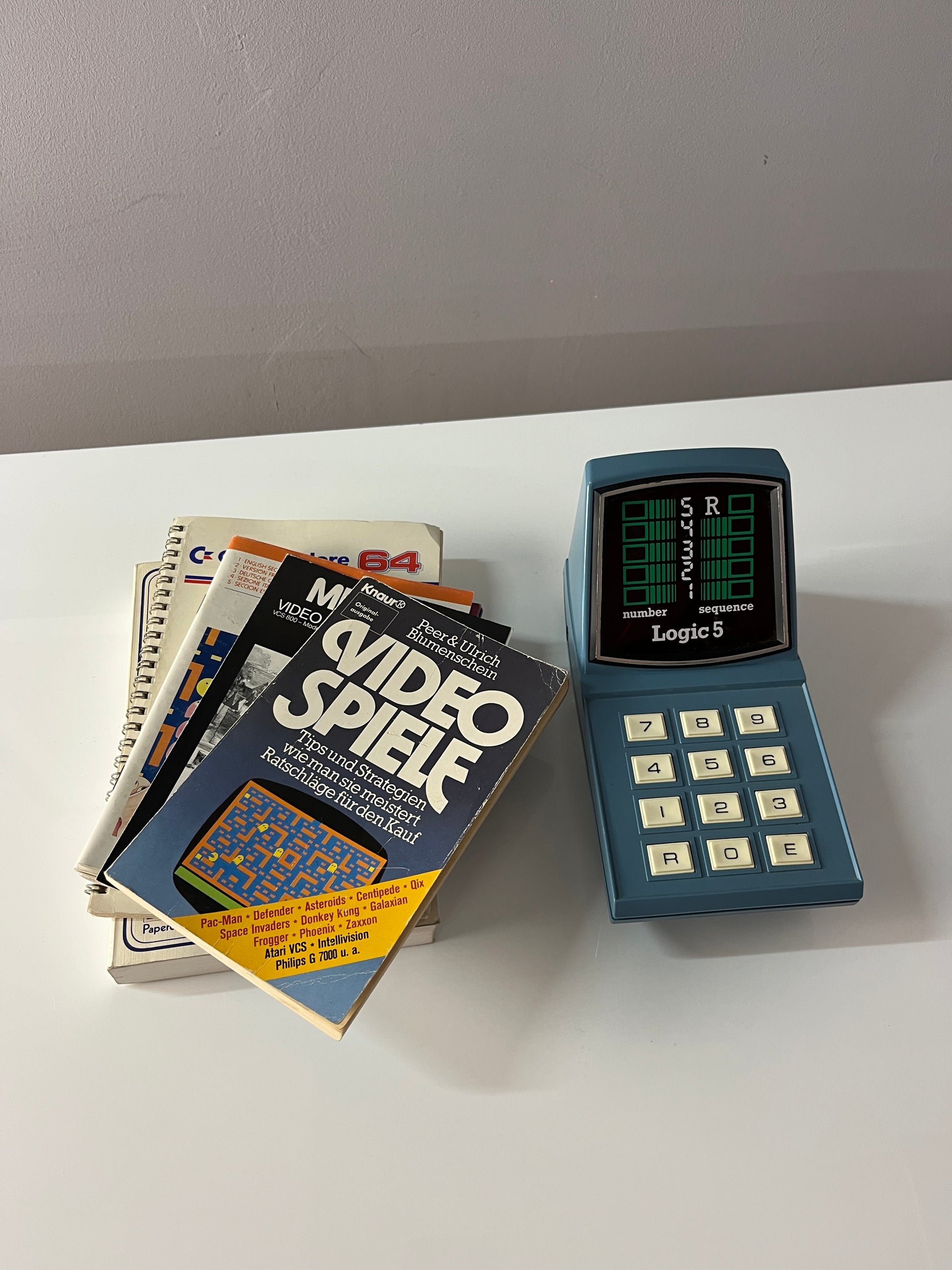 Set: Booklets & Logic 5 von Milton Bradley